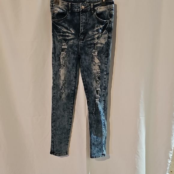 Blue Skinny Jeans with Distressed Vintage Look - Picture 1 of 11